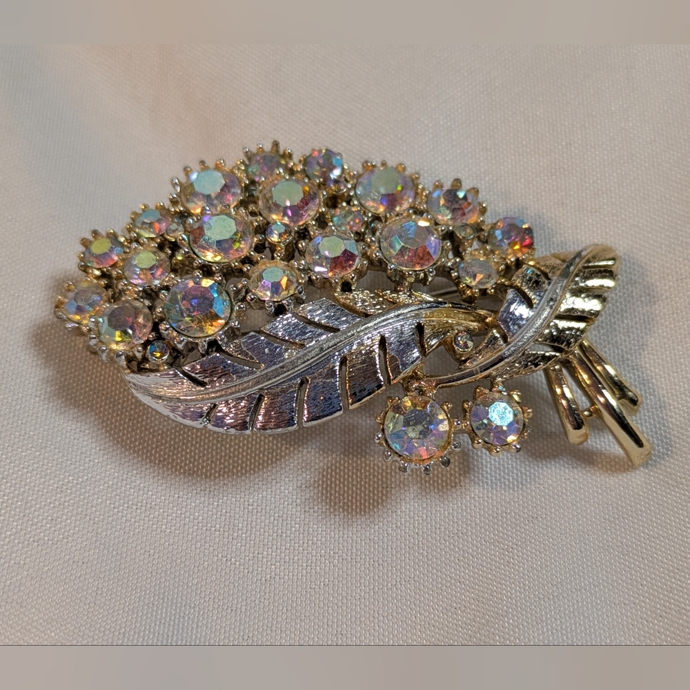 Vintage CORO Gold Tone Aurora Borealis Rhinestone Leaf Brooch Pin 1950’s 2.5"